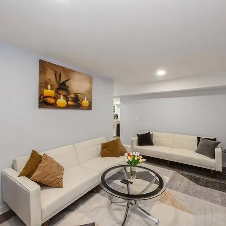 Charming Unit In Yonkers Close To Nyc